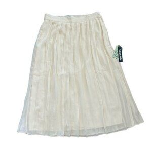 ModCloth NWT Pleated Cream Layered Skirt New Sz Medium Classic Beauty Pretty